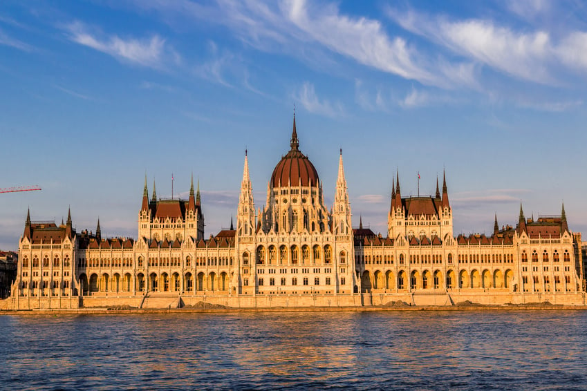 Magyarország: Az orvosi vizsgálatokról szóló törvények módosítása