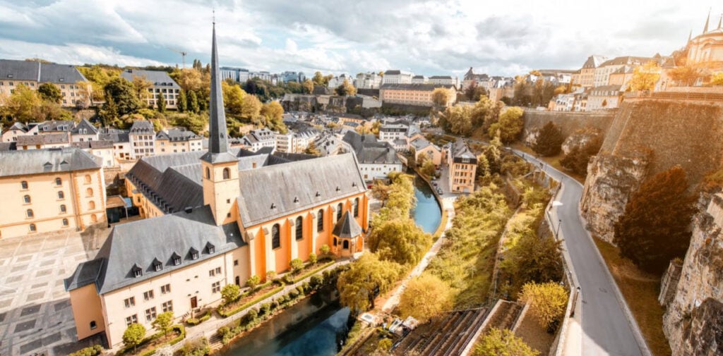 Luxembourg: CSSF aligns with DORA – Key updates on ICT and outsourcing regulations